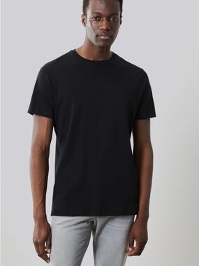 Robert Barakett Black Tee Size L